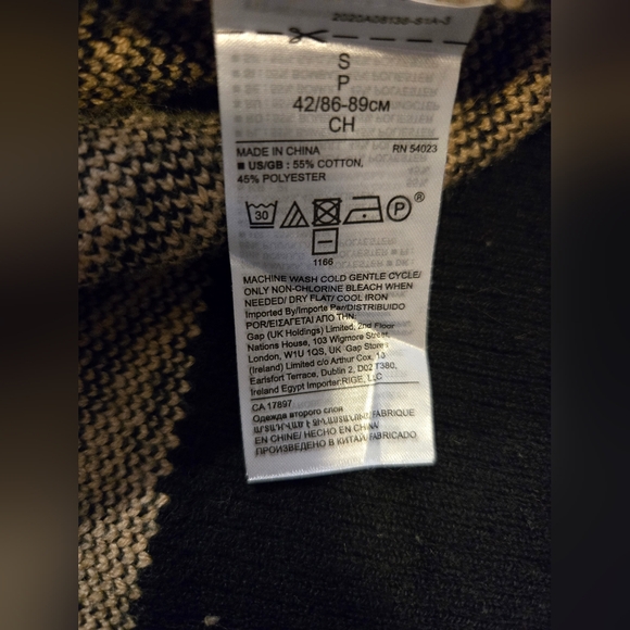 Banana Republic Zebra Sweater. Warm, Cozy, Fun sweater. Size S/P. Black & Tan - Picture 5 of 8